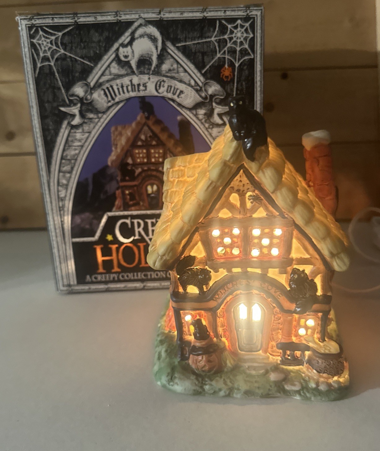 Creepy Hollow Witches’ Cove Eerie Estates Light-Up Halloween Haunted House