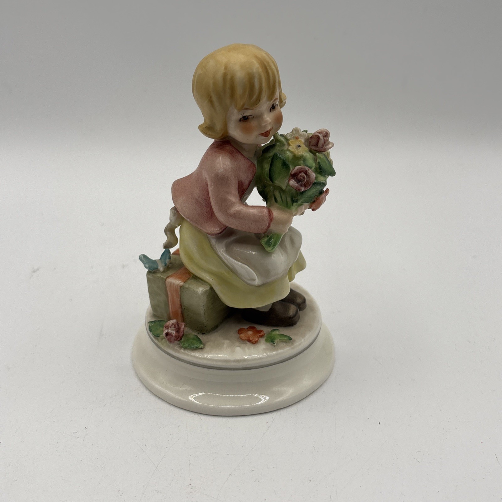 GOEBEL Porcelain Girl Blumenkinders Figurine Lore 246 West Germany 1970