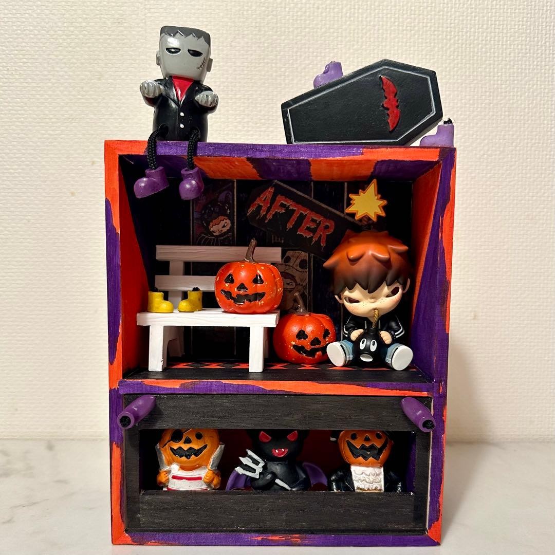Popmart Hirono Handmade Halloween Display Case