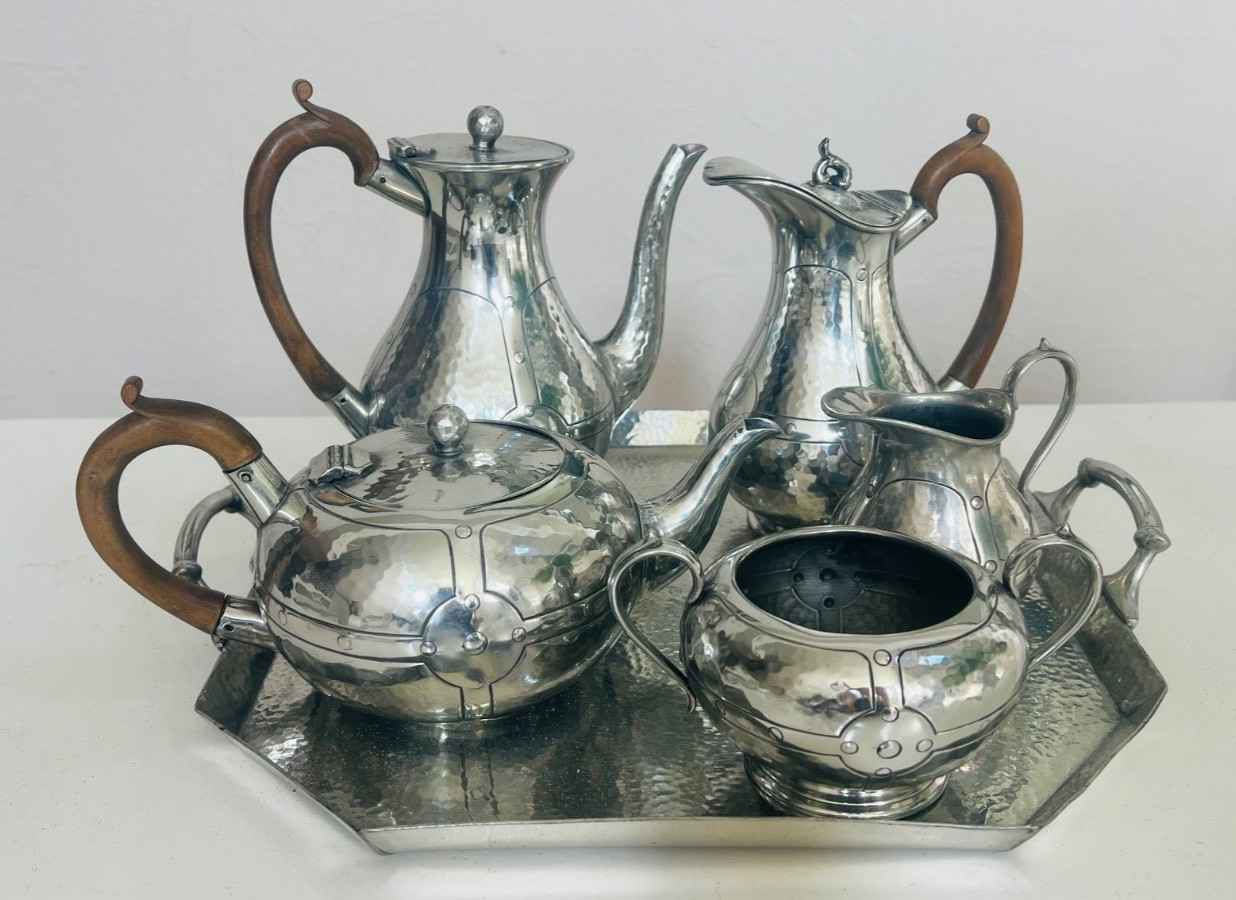 HAMMERED PERIOD PEWTER 6 PC TEA COFFEE SET CRAFTSMAN SHEFFIELD TRAY ART DECO