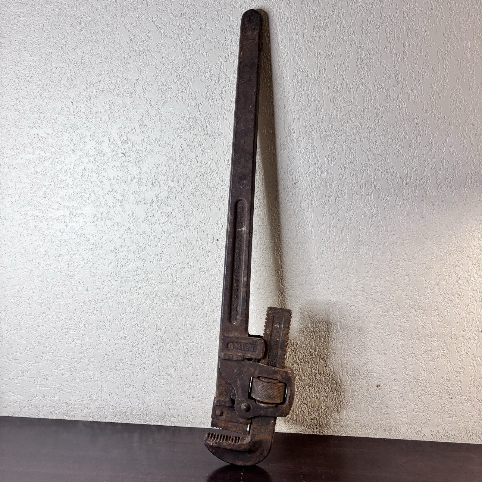 Trimont Mfg Co Roxbury Mass 24 Inch Trimo Pipe Wrench USA MADE Excellent Working