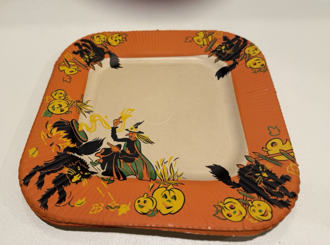 VINTAGE 1940s-1950s HALLOWEEN SQUARE RIBBED PAPER PLATE(S) 9