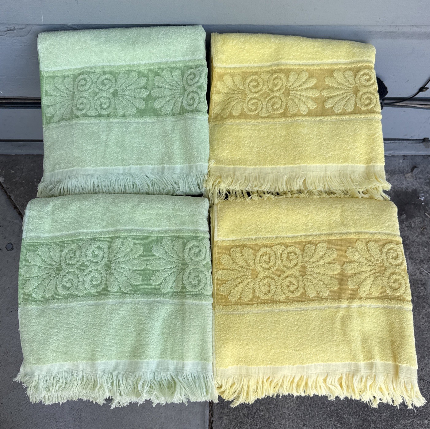 4 VTG Cannon Monticello Sculpted Santa Cruz Scroll Bath TowelsFringe YellowGreen