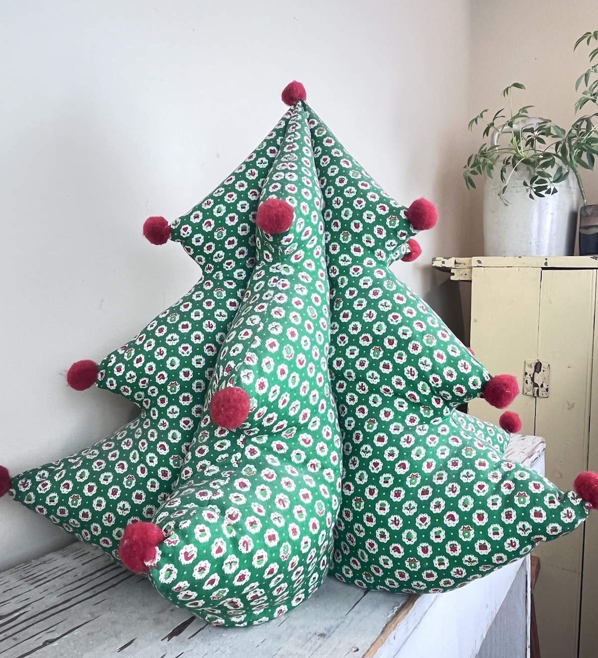 Vintage 3D Stuffed Quilted Christmas Tree Fabric Red Green Handmade Table Decor
