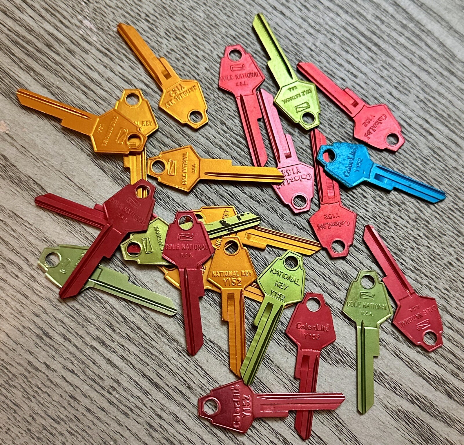 1 NOS Y152 COLE NATIONAL uncut Key Blank Chrysler Locksmith ,Key Stock 
