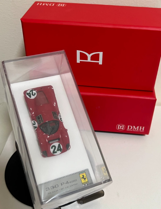 DMH 1/64 Ferrari 330 P4 #24 1967 Daytona 24H Diecast Model