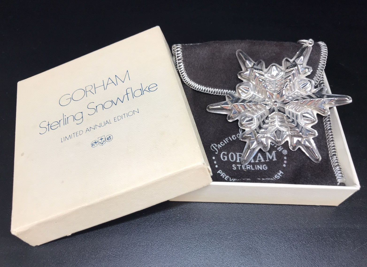 VINTAGE GORHAM 1972 STERLING SILVER SNOWFLAKE CHRISTMAS ORNAMENT 18G BOX POUCH VINTAGE GORHAM 1972 STERLING SILVER SNOWFLAKE CHRISTMAS ORNAMENT 18G BOX POUCH