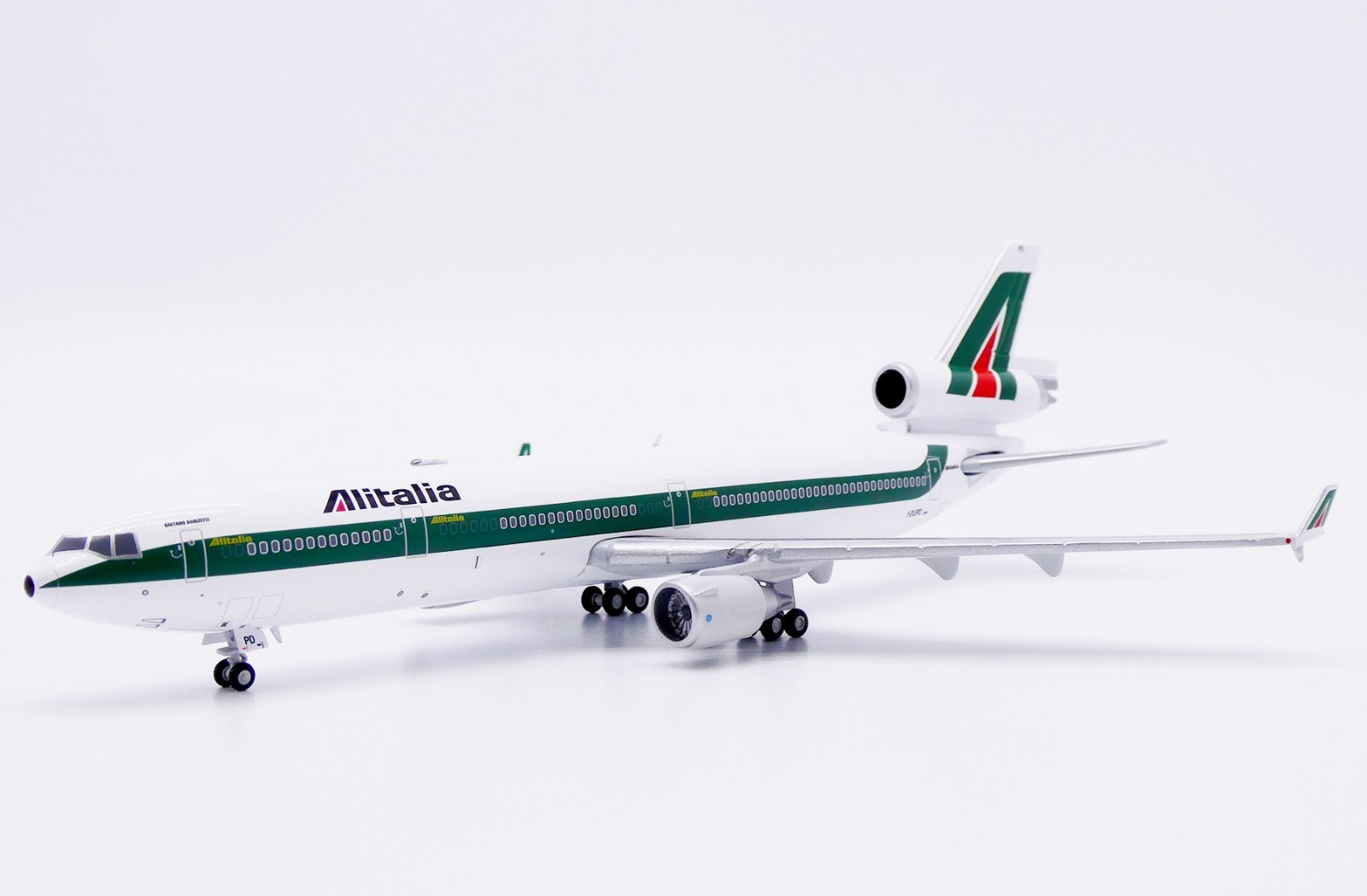 Alitalia MD-11 Reg: I-DUPD JC Wings Scale 1:400 Diecast Model XX40588