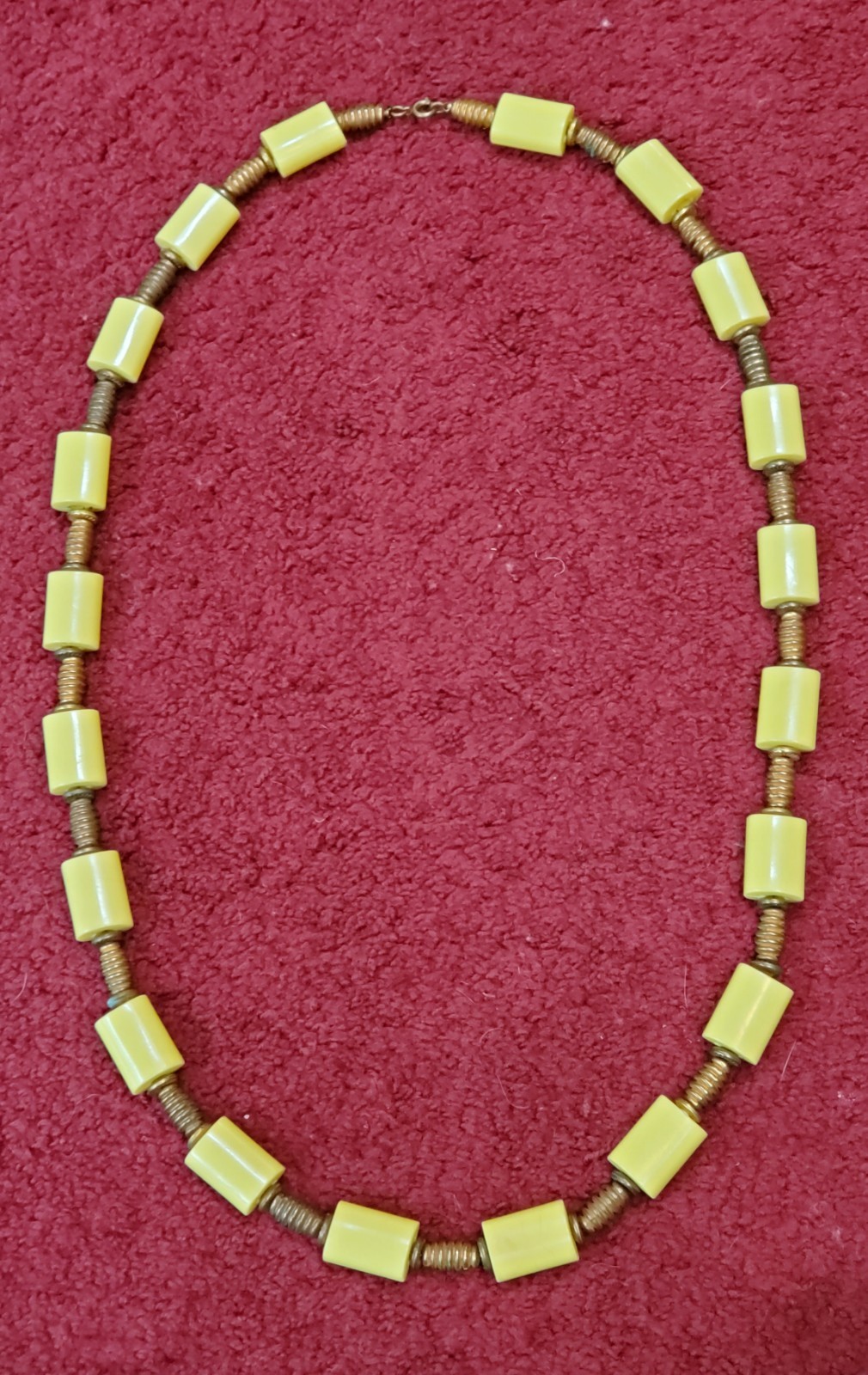 Cool VTG Beads 38\