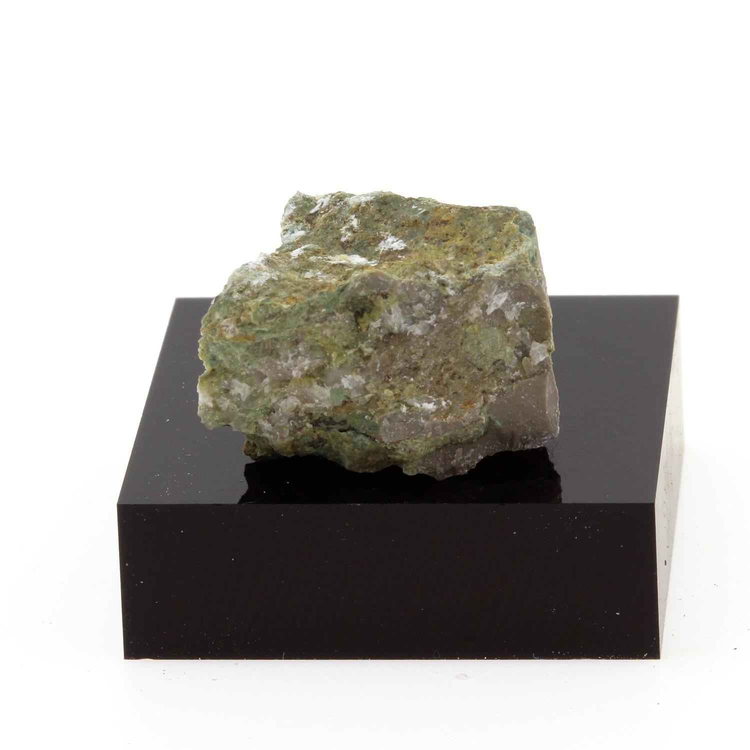 Chrome Diopside. 29.5 cts. Estrie, Québec, Canada