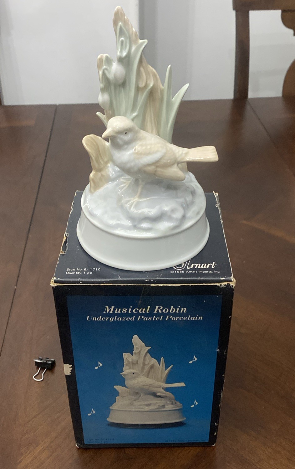 Vintage Artmark Pastel Porcelain Musical Robin Bird w Original Box