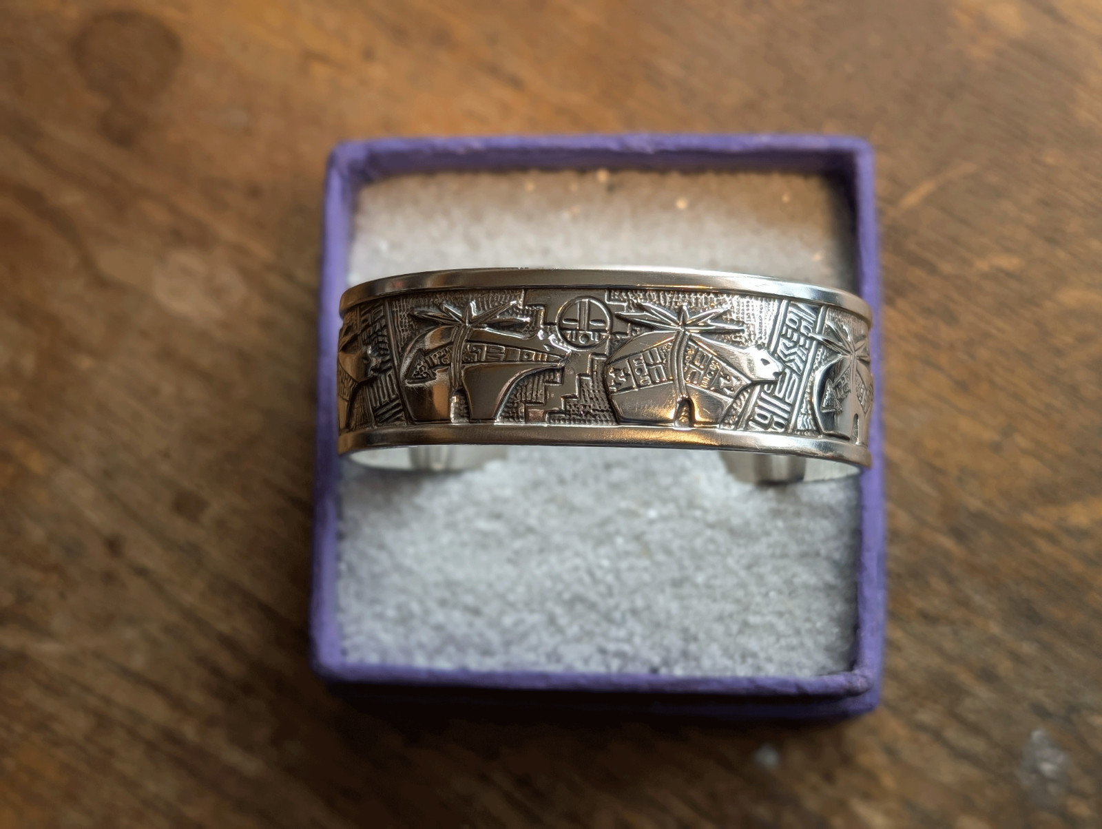 Navajo Sterling Silver Storyteller Bear Cuff by Roderick & Marilyn Tenorio ~ 45g