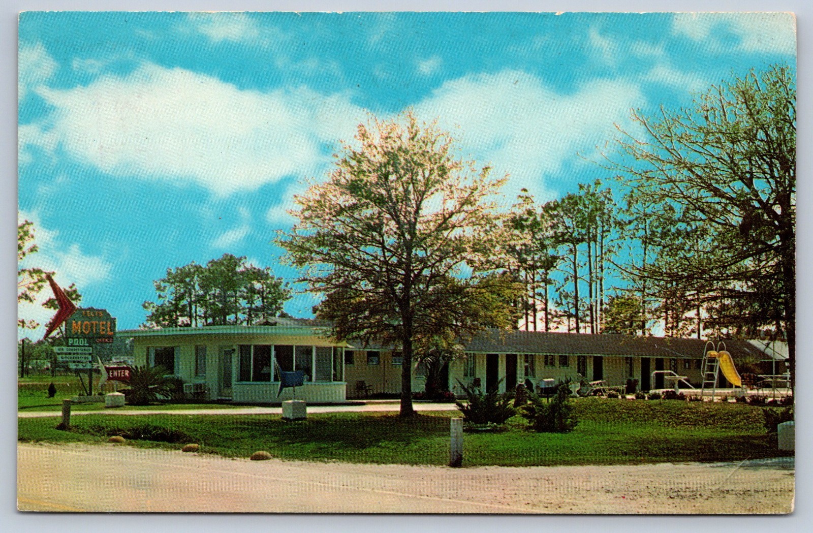 Palatka Florida Felts Motel Home of Ravine Gardens Bass Capitol Postcard