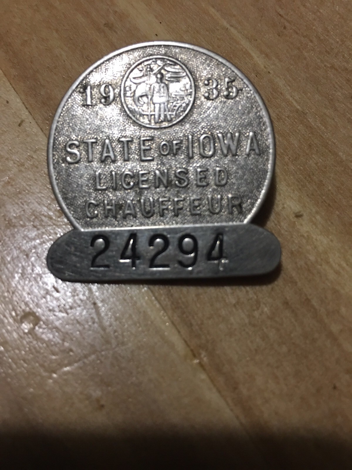 Antique Metal Pin Badge 1935 STATE of IOWA CHAUFFEUR LICENSE 24294 Antique Metal Pin Badge 1935 STATE of IOWA CHAUFFEUR LICENSE 24294