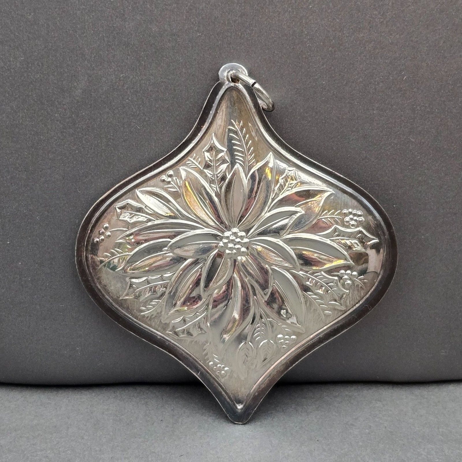 Towle Sterling Silver Poinsettia Ornament Pendant 1985 Christmas Medallion