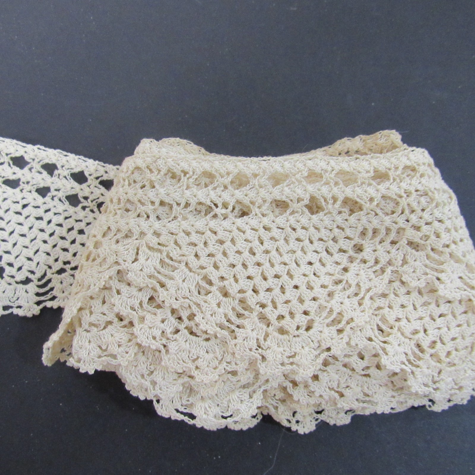 Lovely Antique Lace Trim - Fine Hand Crocheted Ivory Cotton - 2.5 In x 3.5 Yds