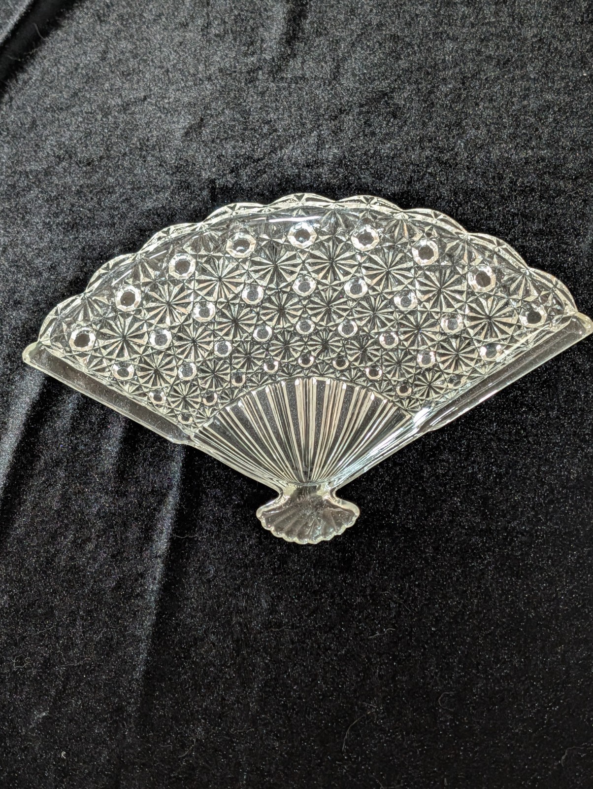 Vintage MCM Fan Shaped Daisy & Button Glass Trinket/Perfume Tray 10.5 Vintage MCM Fan Shaped Daisy & Button Glass Trinket/Perfume Tray 10.5