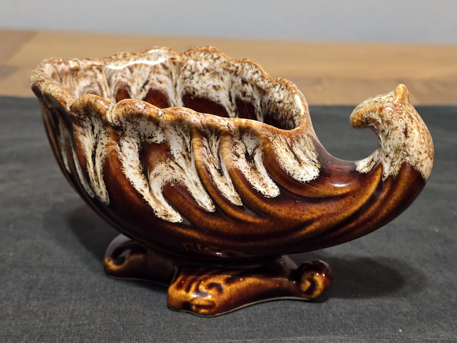 Vintage 70\'s Haegar Brown Drip Glazed Ceramic Cornucopia Bowl/Planter #130 USA 