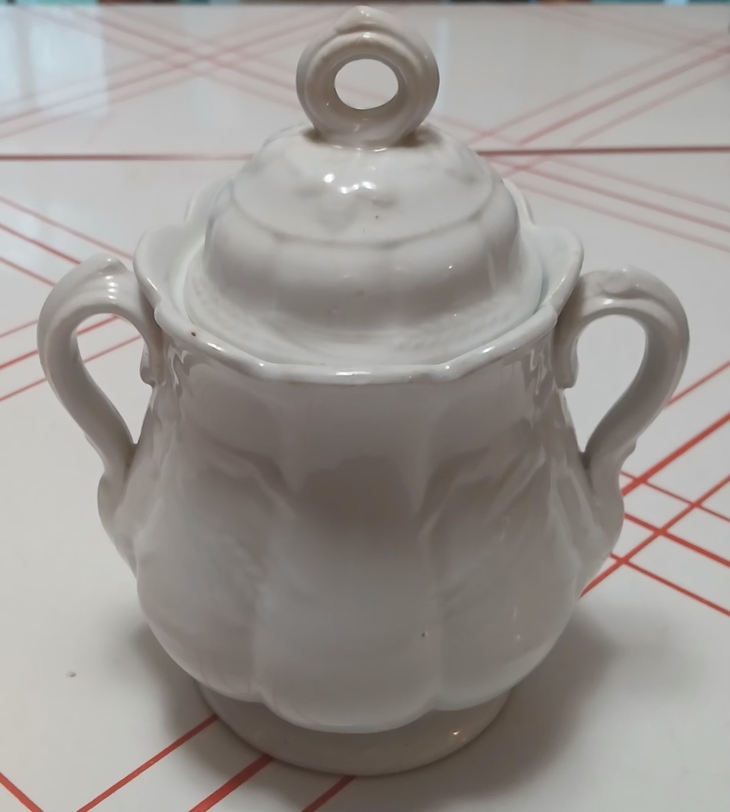 Antique J. & G. Meakin White Ironstone Covered Sugar Bowl w/ Lid 7.5 Antique J. & G. Meakin White Ironstone Covered Sugar Bowl w/ Lid 7.5