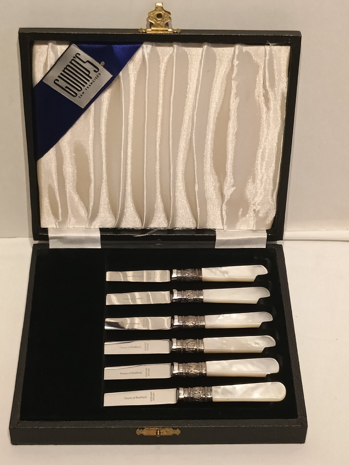 VTG SET OF 6 VINERS OF SHEFFIELD ENGLAND SS STEAK KNIVES W/PEARL HANDLE IN CASE