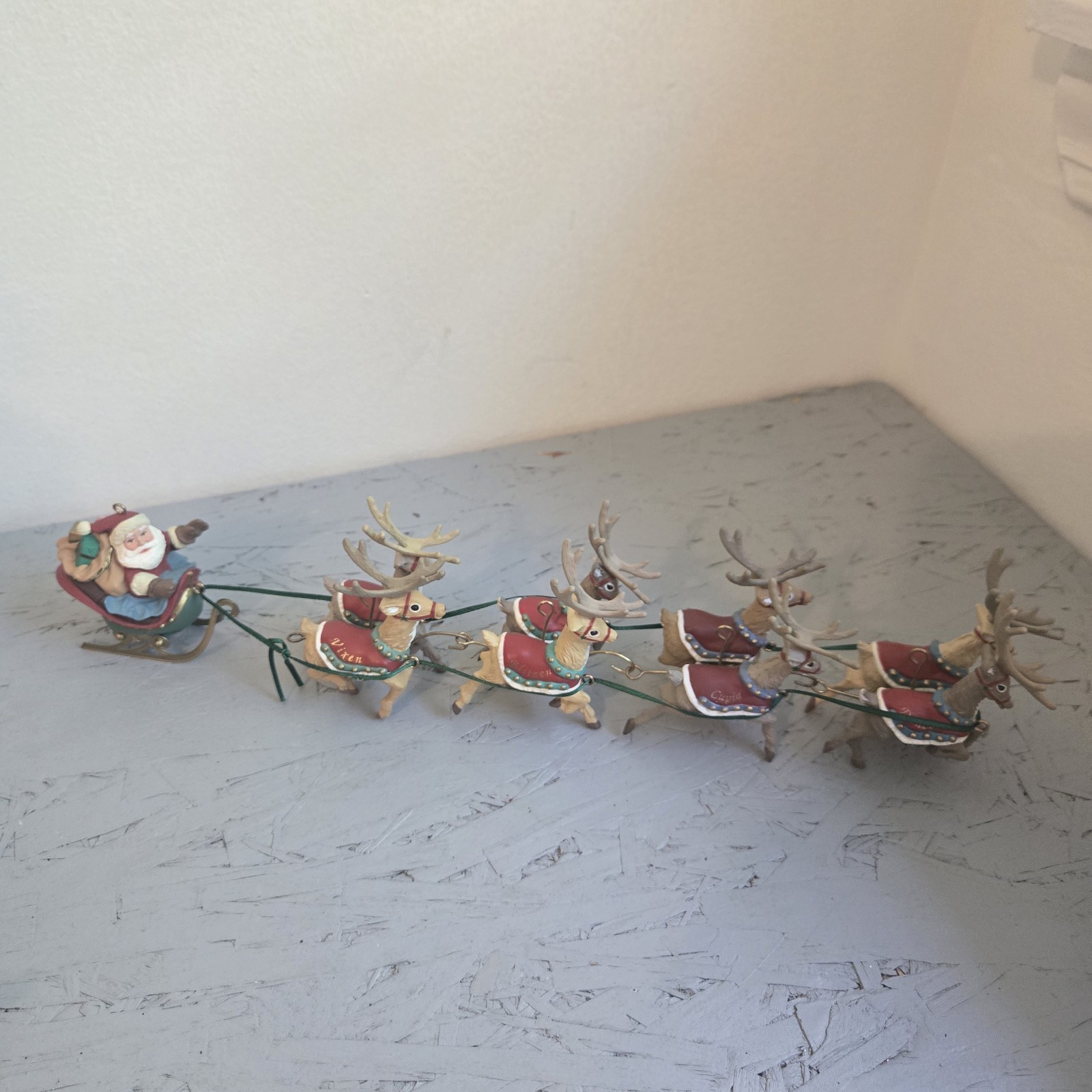 1992 Vtg Hallmark Santa Sleigh w/ Reindeer Team Christmas Hanging Ornament