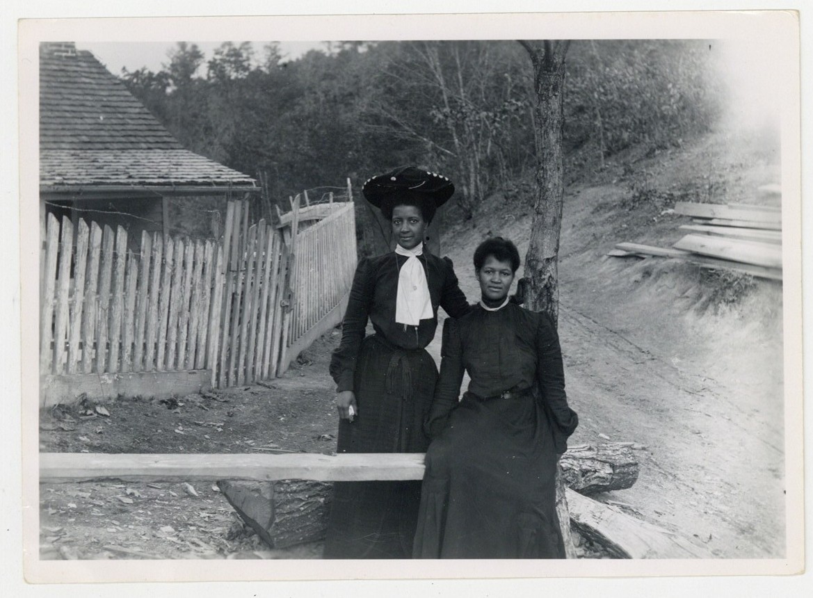 Hot Springs VA African American Women Glossy Vintage Photo J14662