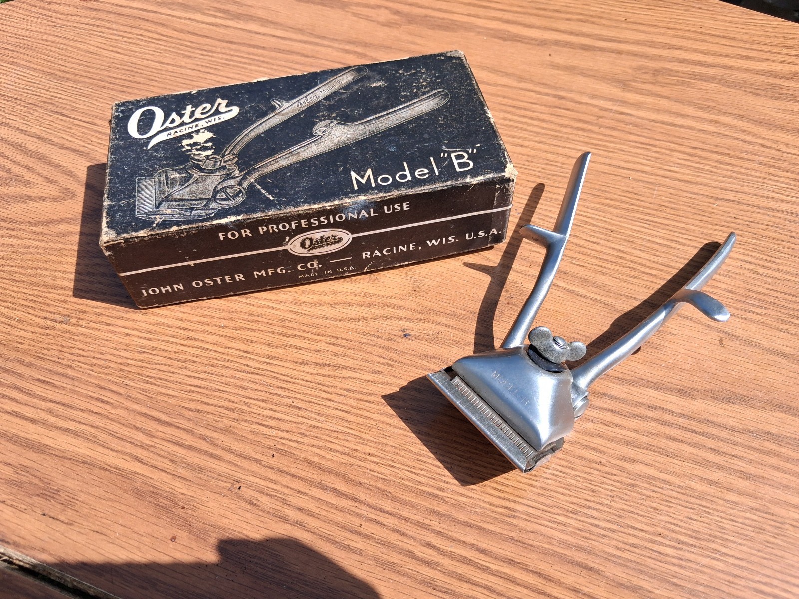 Vintage Model B Oster Professional Handheld Hair Cutter Clipper USA in Box