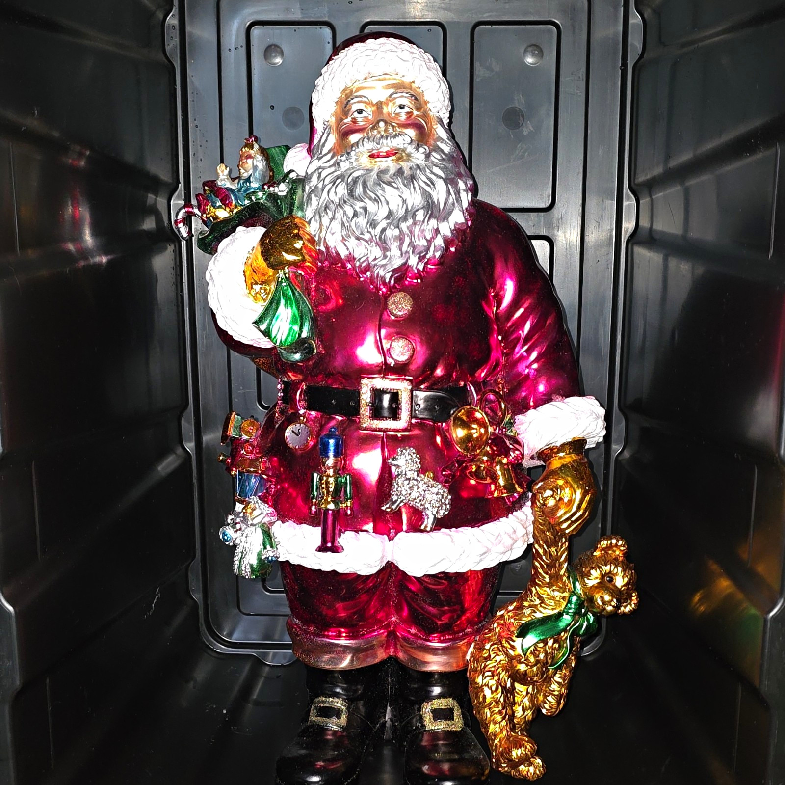 Heavy Santa Claus Sculpture 21 Inch Tall And 15 Inches Wide. Very detailed