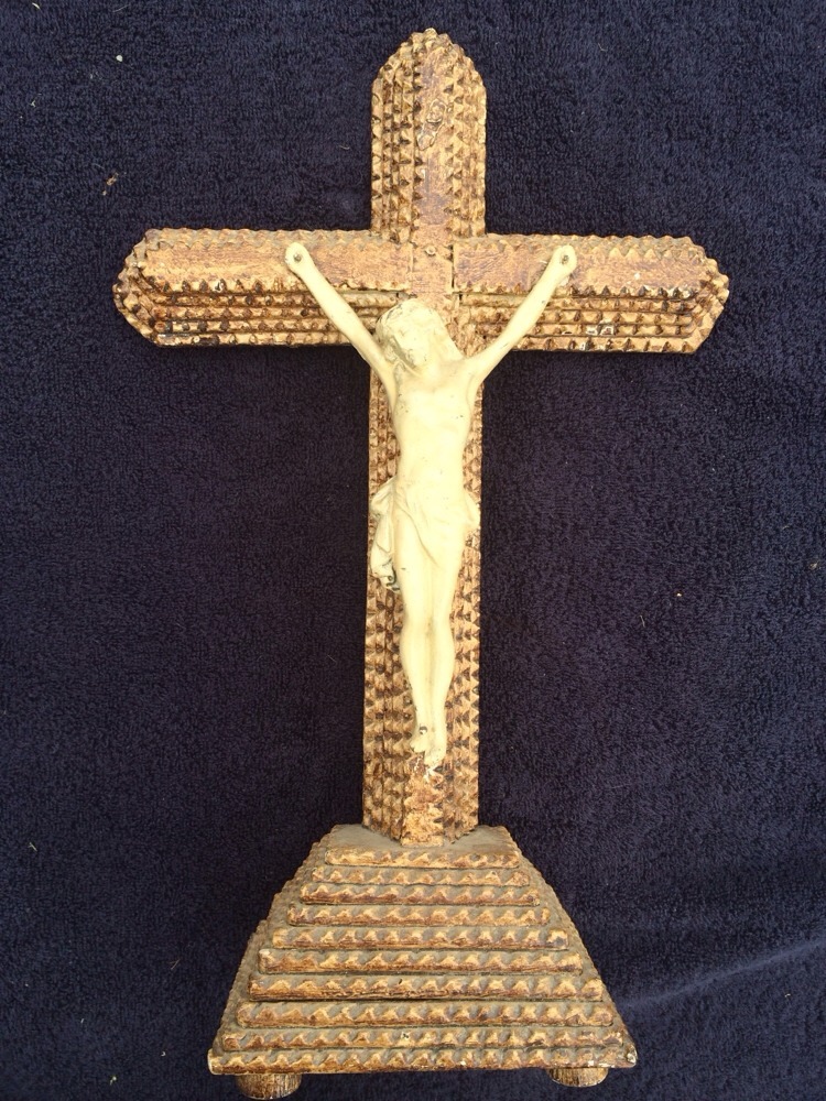 VINTAGE TRAMP ART CRUCIFIX CROSS LARGE 16 3/4\