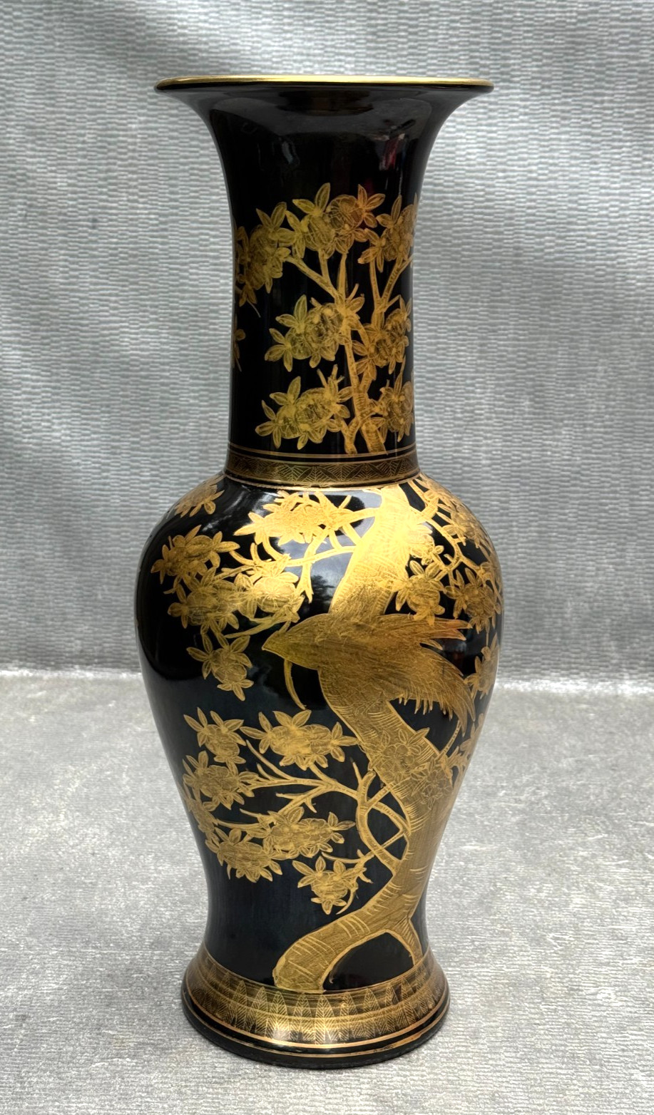 VINTAGE ASIAN JAPANESE VASE BLACK & GOLD FLORAL BAMBOO SIGNED JAPAN ART 18 1/2\ VINTAGE ASIAN JAPANESE VASE BLACK & GOLD FLORAL BAMBOO SIGNED JAPAN ART 18 1/2\