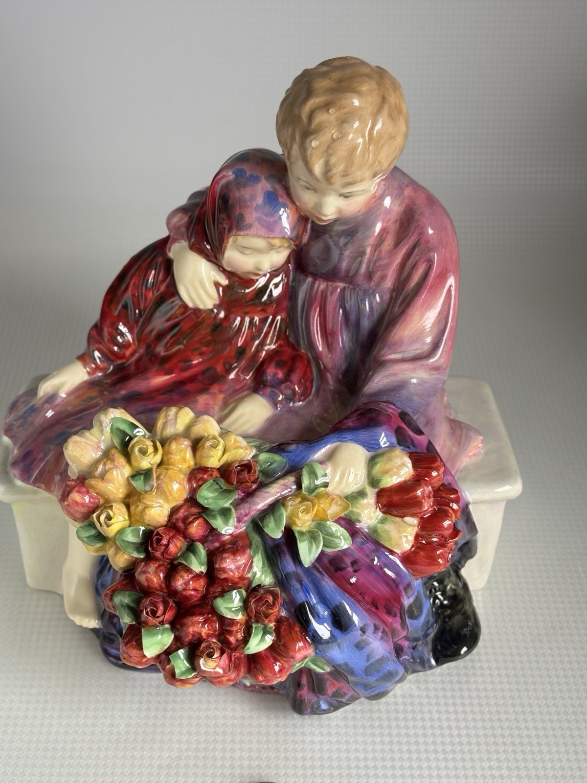 Royal Doulton Flower Seller’s Children HN1342 Early Green Mark Leslie Harradine