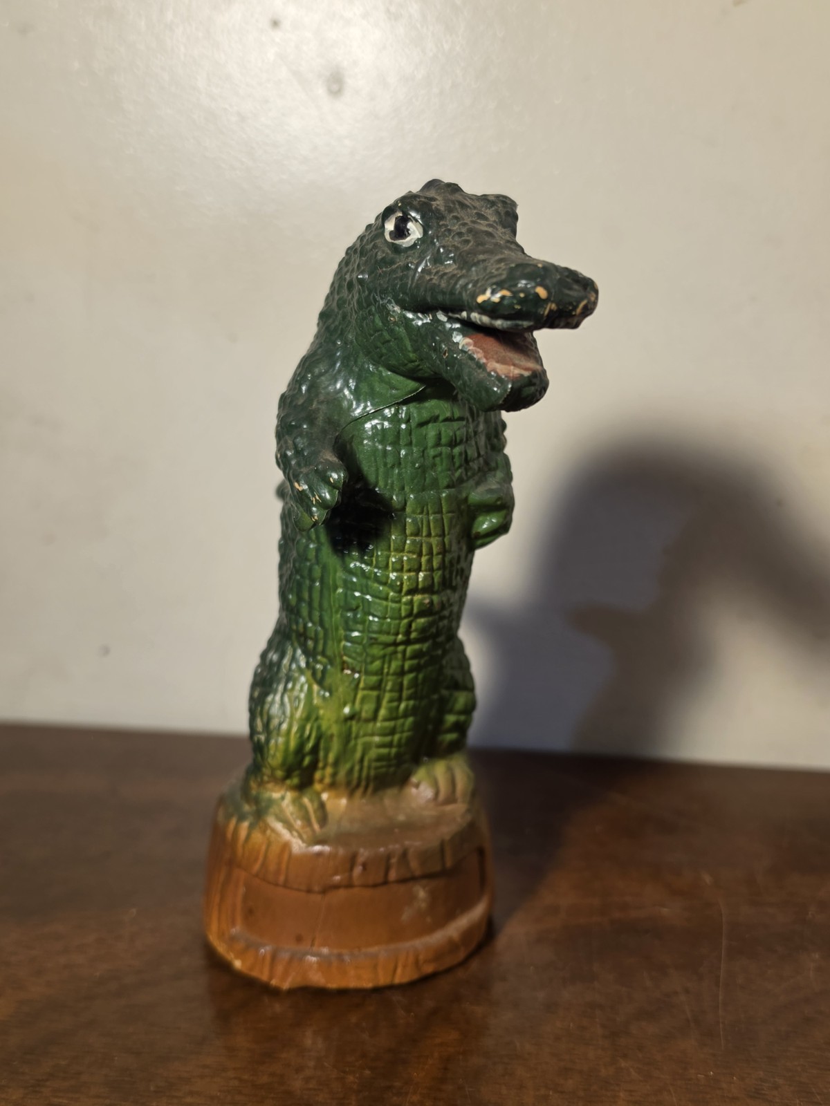 VTG 1980\'S PLASTIC CROCODILE ALLIGATOR BANK