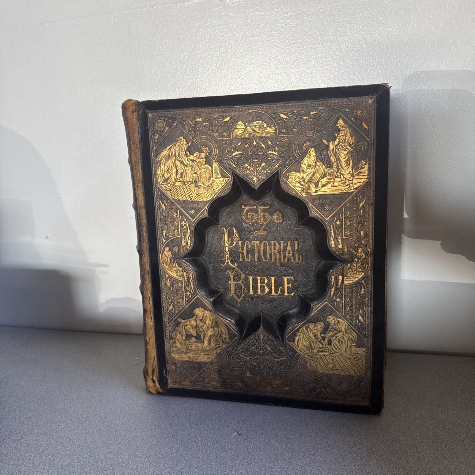 Antique 1882 holy bible Illustrated by Gustave Dore etchings rare