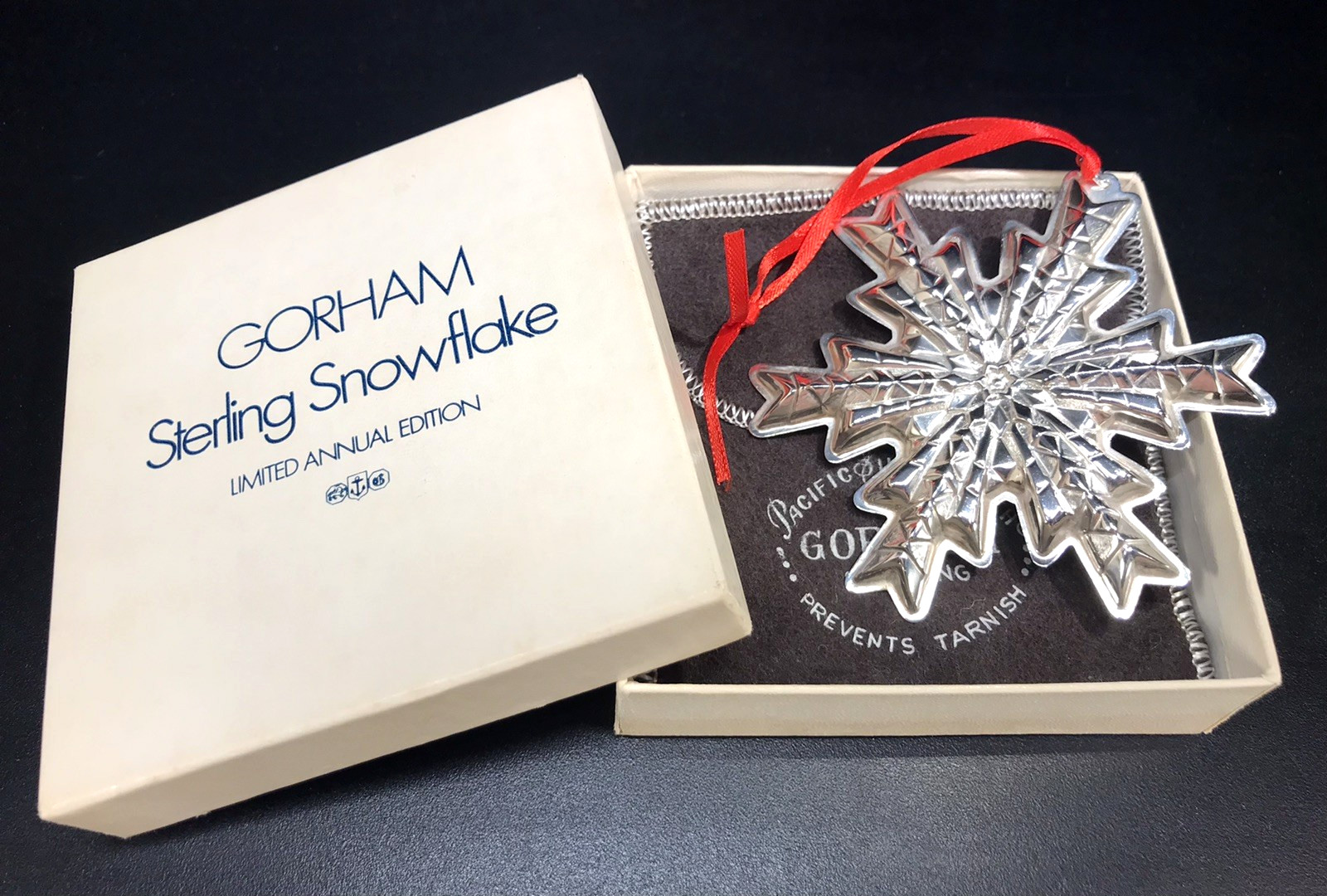 1978 GORHAM STERLING SILVER SNOWFLAKE ORNAMENT 9th EDITION BOX POUCH 22g 1978 GORHAM STERLING SILVER SNOWFLAKE ORNAMENT 9th EDITION BOX POUCH 22g