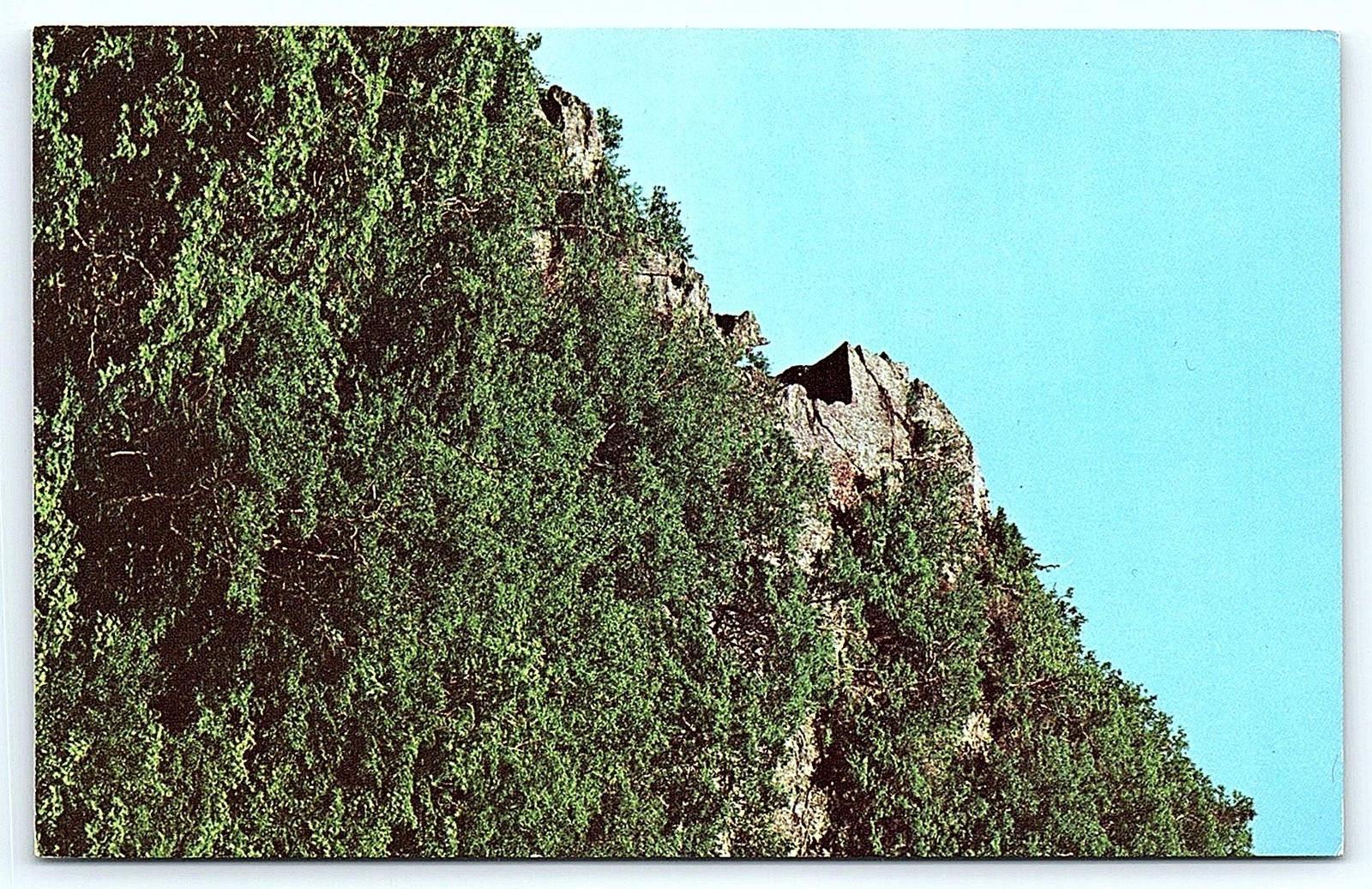 Smuggler\'s Notch, VT \'Hunter & His Dog\' Rock Postcard