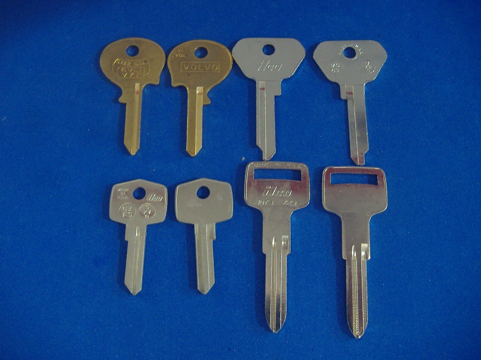 LOT OF EIGHT PIECE CLASSIC VOLVO KEY BLANKS LOCKSMITH VINTAGE AUTO