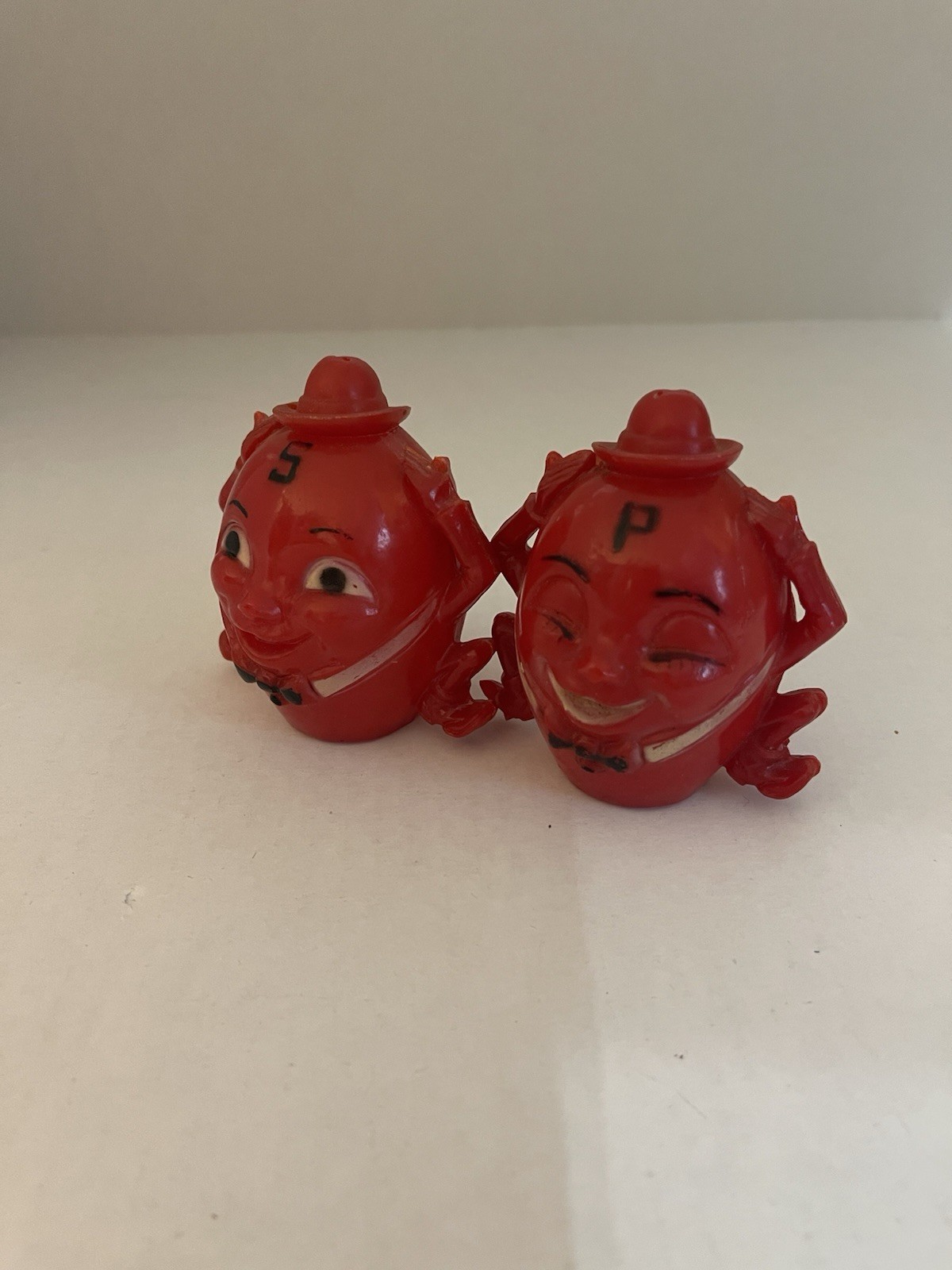 Vintage Humpty Dumpty Salt Pepper Shakers Plastic 3\