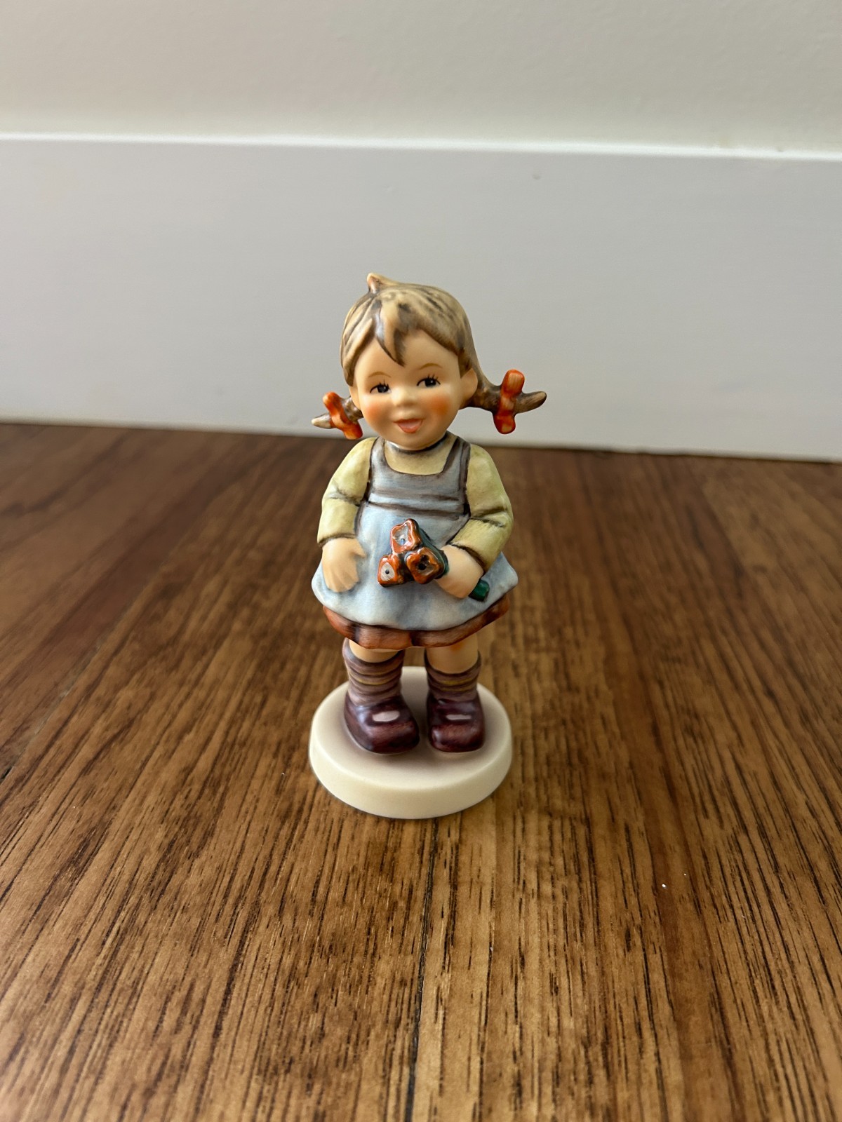 Goebel M.I. Hummel porcelain figurine titled \ Goebel M.I. Hummel porcelain figurine titled \