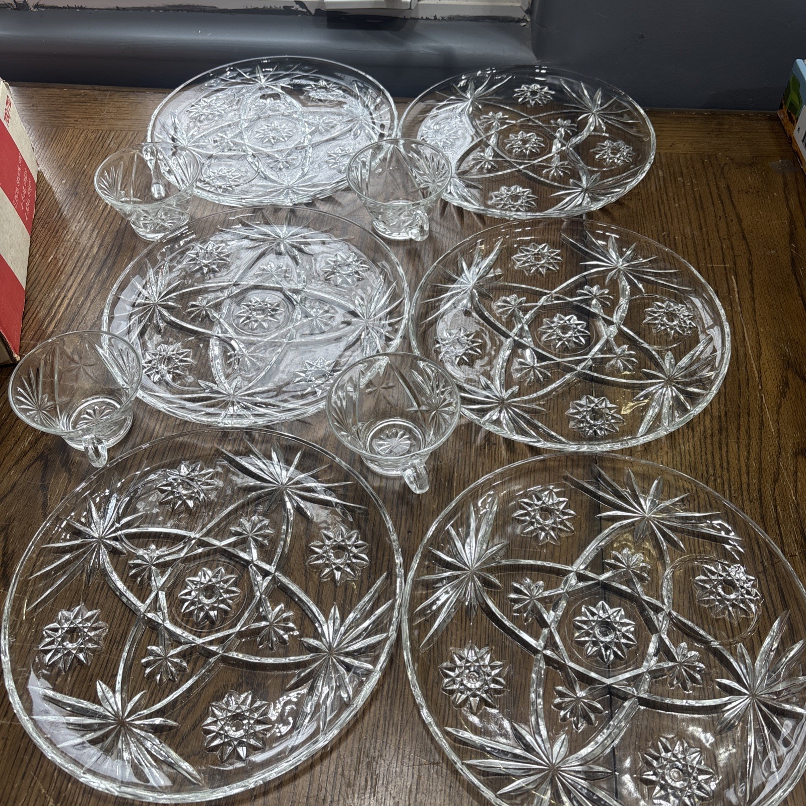 Beautiful Vintage Snack Set Of 8 Anchor Hocking Early American Crystal Prescut