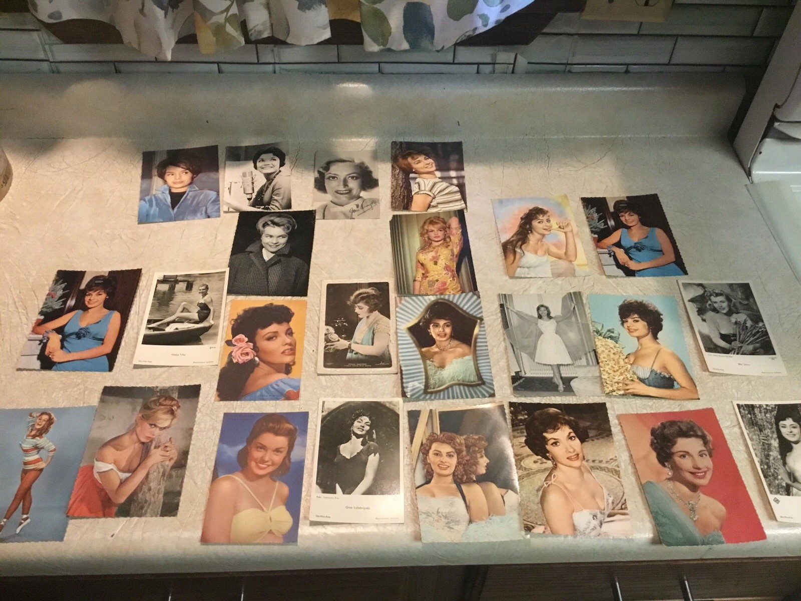 1960's Kreuger Bardot Darnell Clayton Sophia Loren Lollobrigida Postcard Lot 24