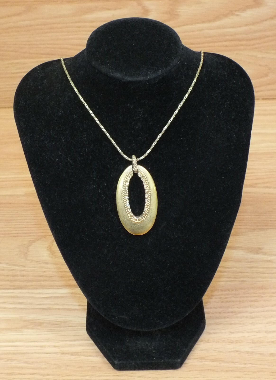 Vintage HTF Genuine Monet Gold Tone Multiple Signed Women's Necklace 