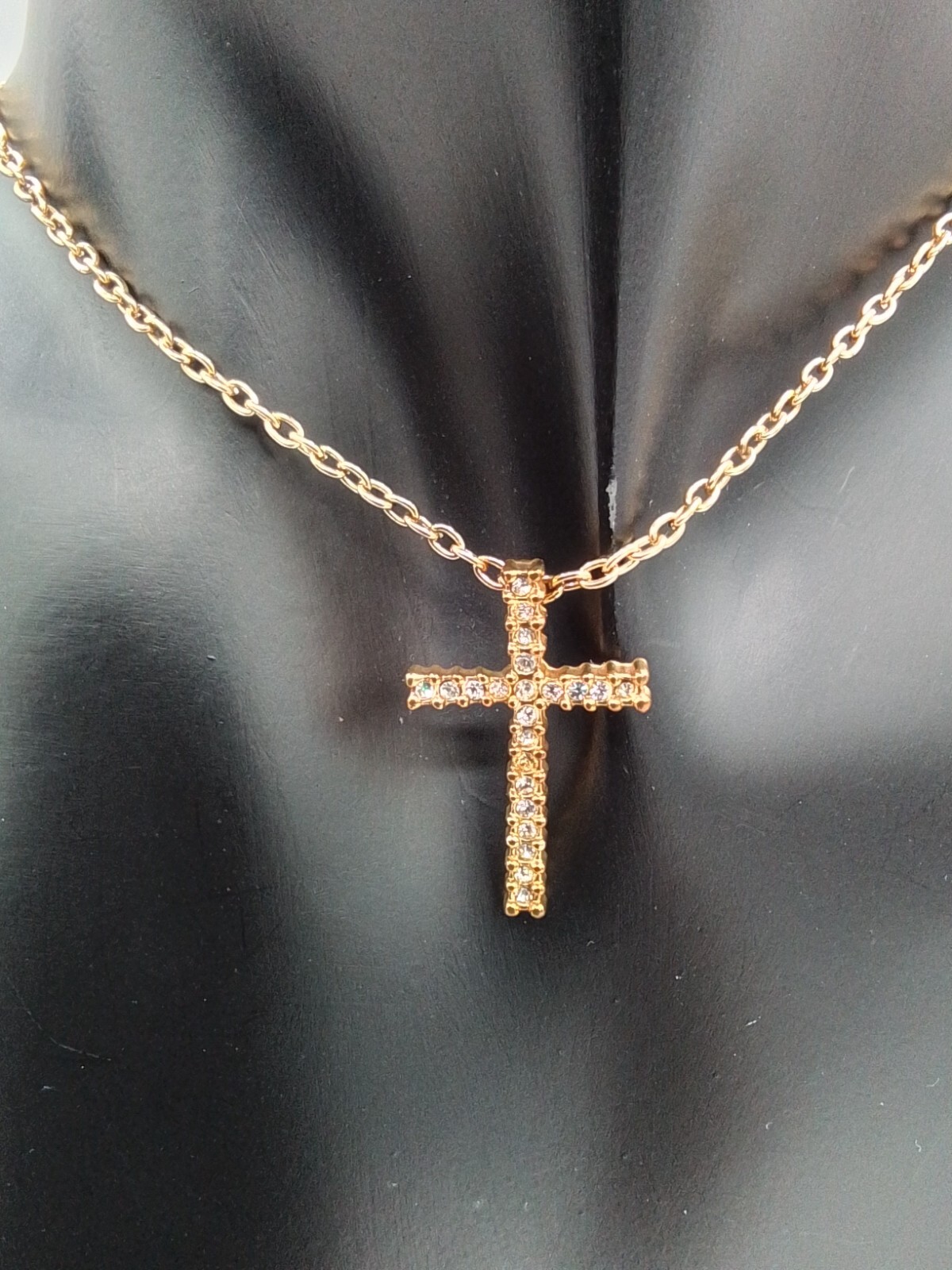 DAINTY RHINESTONE VINTAGE ESTATE CROSS & 17\ DAINTY RHINESTONE VINTAGE ESTATE CROSS & 17\