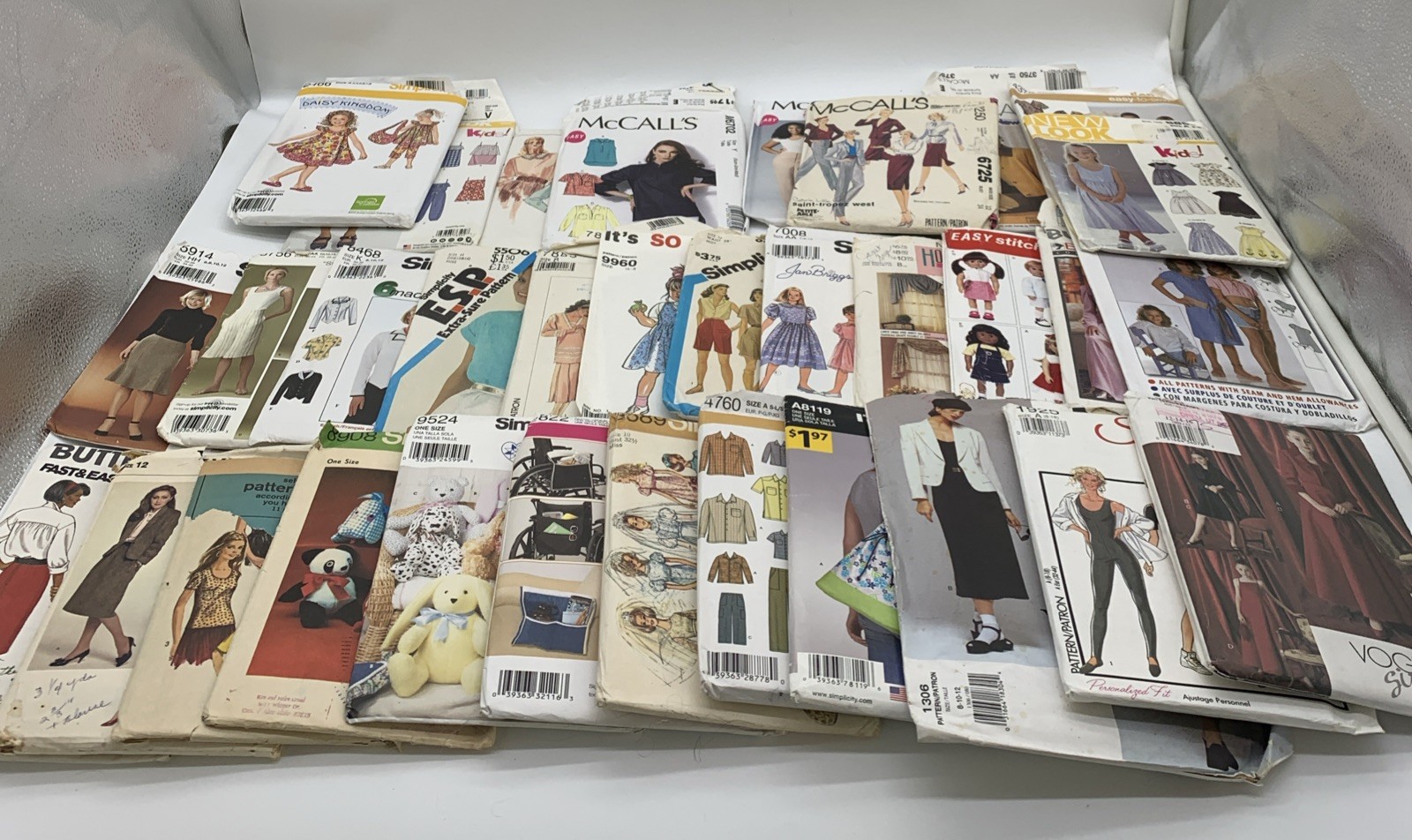 32 Pcs Lot Butterick McCall's Simplicity  Women's Costume Sewing Random Pattern