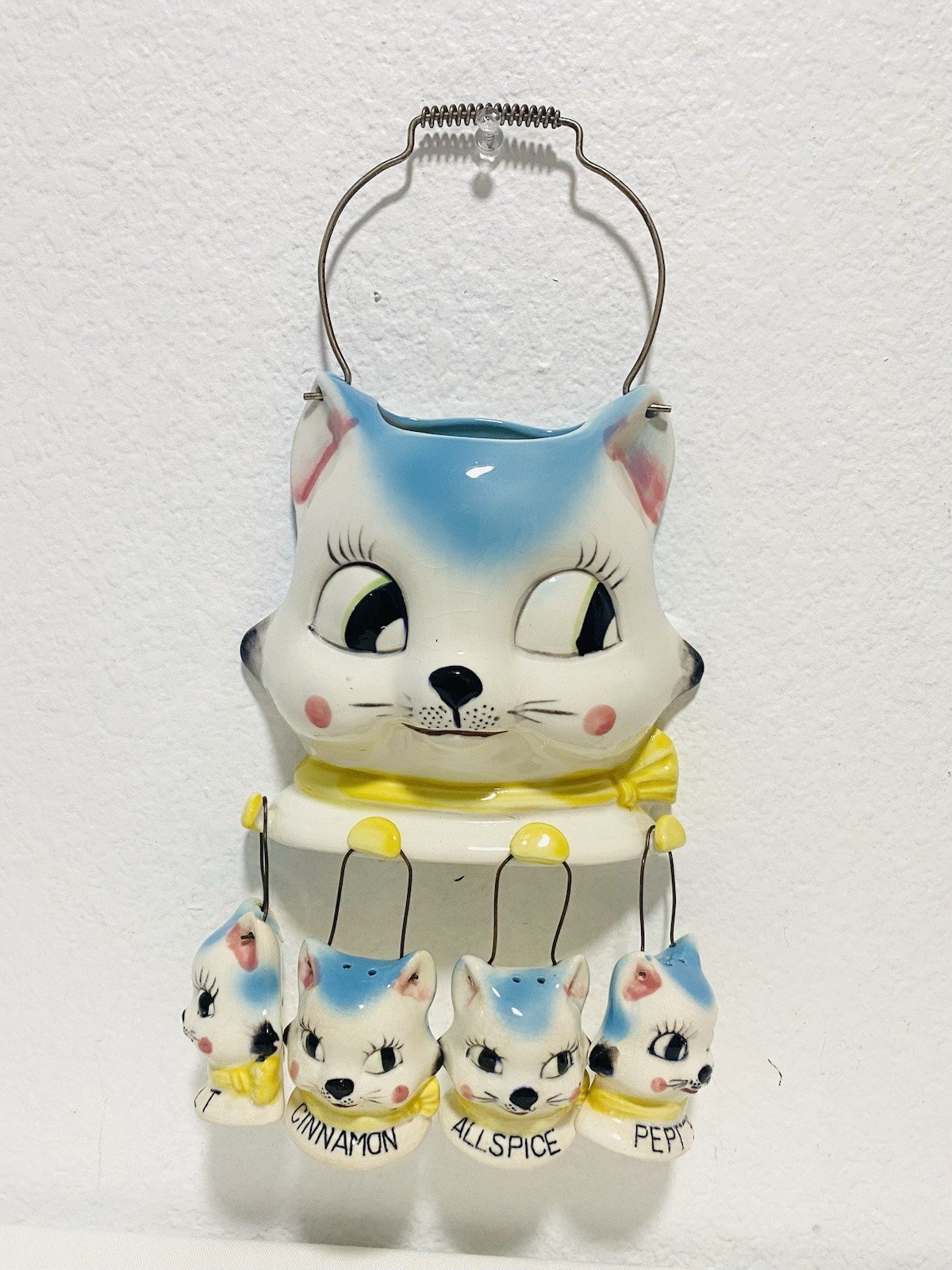 Tilso 1950’s Cat Wall Pocket Spice Holder with hanging Kitten Spice Shakers Rare Tilso 1950’s Cat Wall Pocket Spice Holder with hanging Kitten Spice Shakers Rare