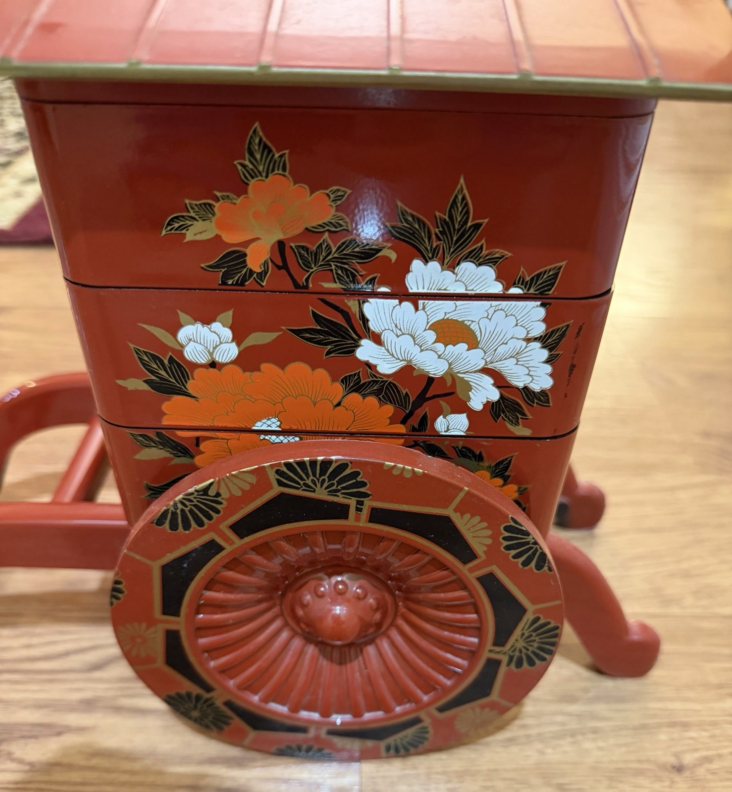 Japanese Jubako Carriage Imperial Style Japanese Jubako Carriage Imperial Style