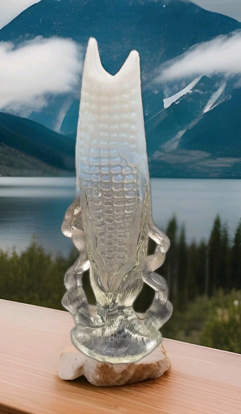 RARE VINTAGE NORTHWOOD WHITE OPALESCENT CORN VASE