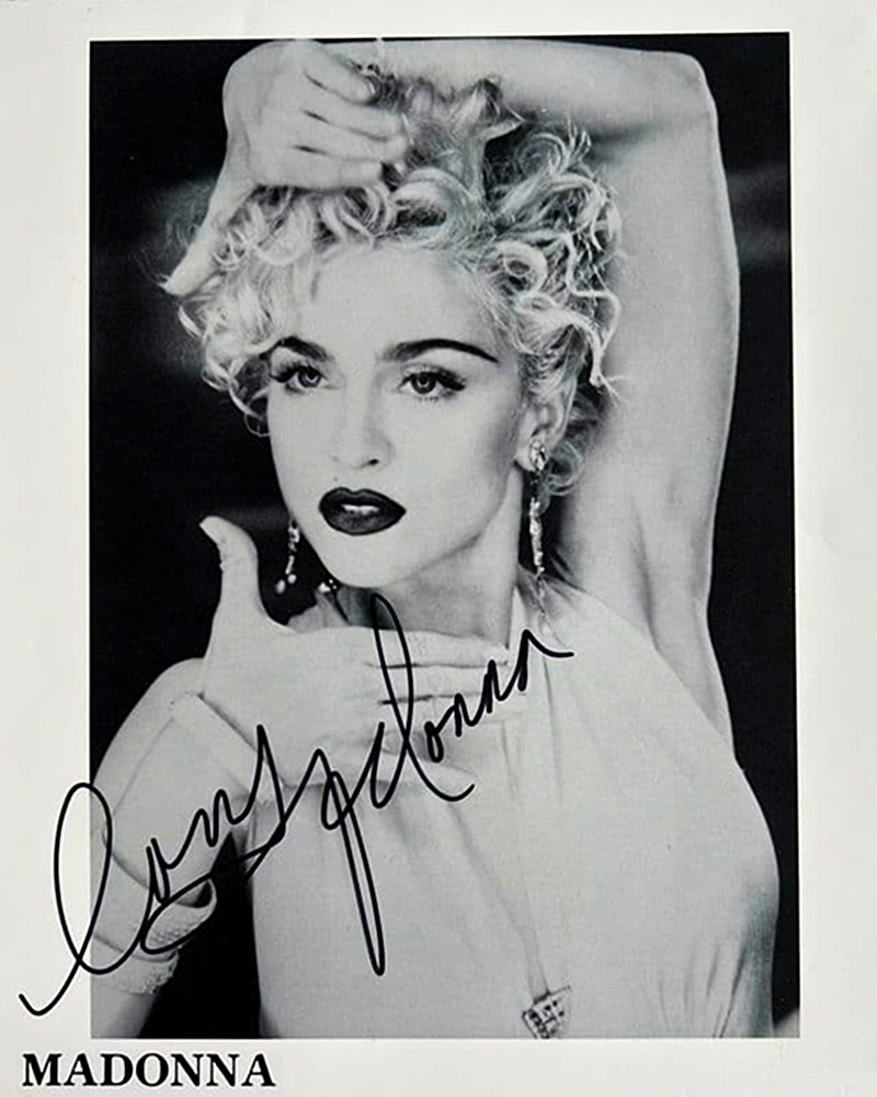 MADONNA SIGNED REPRINT AUTOGRAPH VOGUE PERFORMER 8\