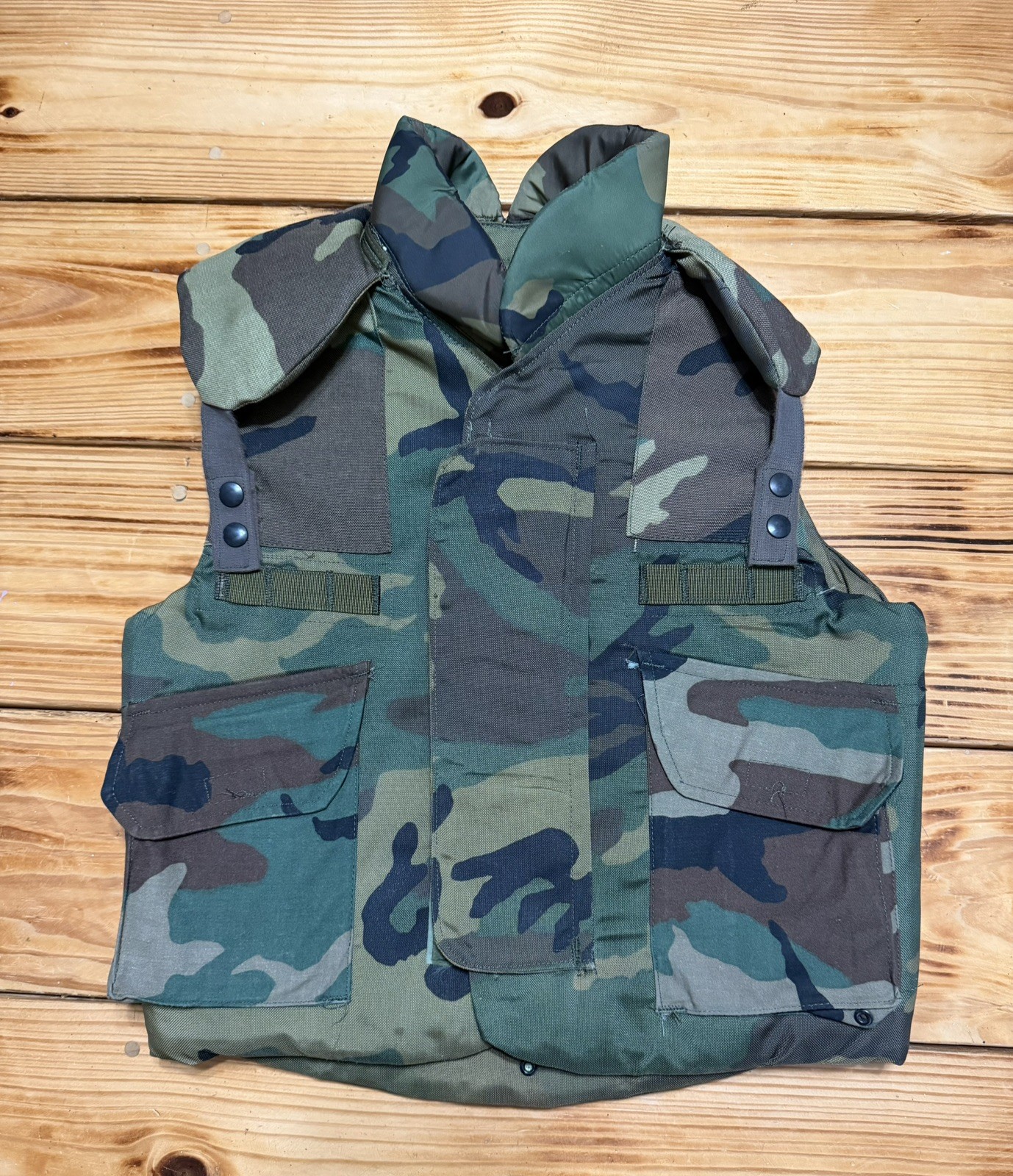 US MILITARY US GI WOODLAND CAMOFLAUGE FRAGMANTATION VEST VINTAGE COLLECTIBLE
