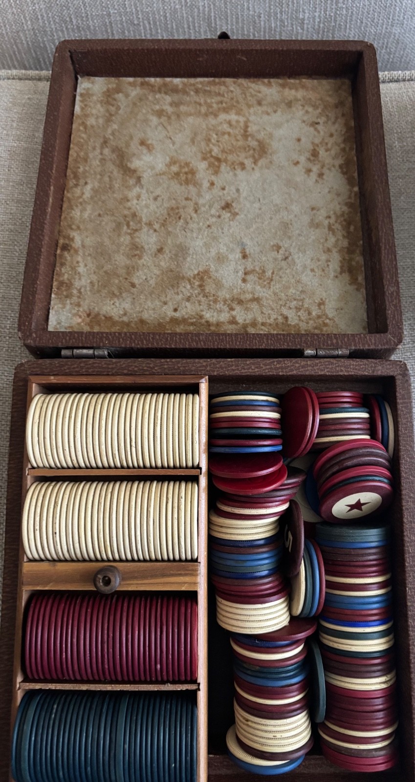 Vintage 1900s Poker Chips 150+ Clay- Bakelite- Wood Caddy Holder