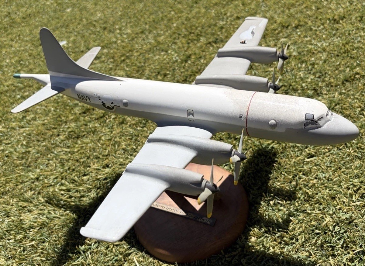 US Navy Lockheed P-3 Orion V-1 RoLen Topping Precise Desktop  Owned By Pilot 16”